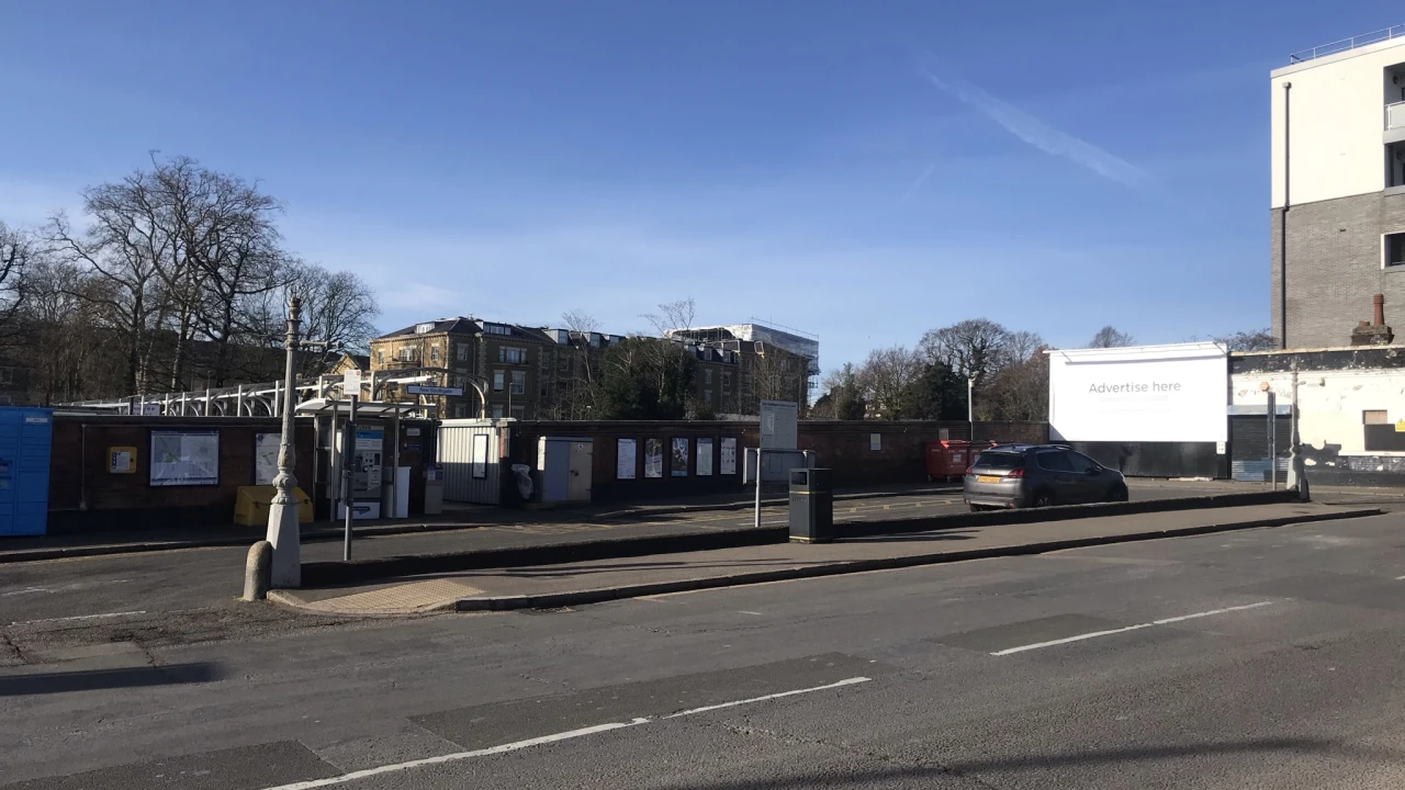 New Southgate train station