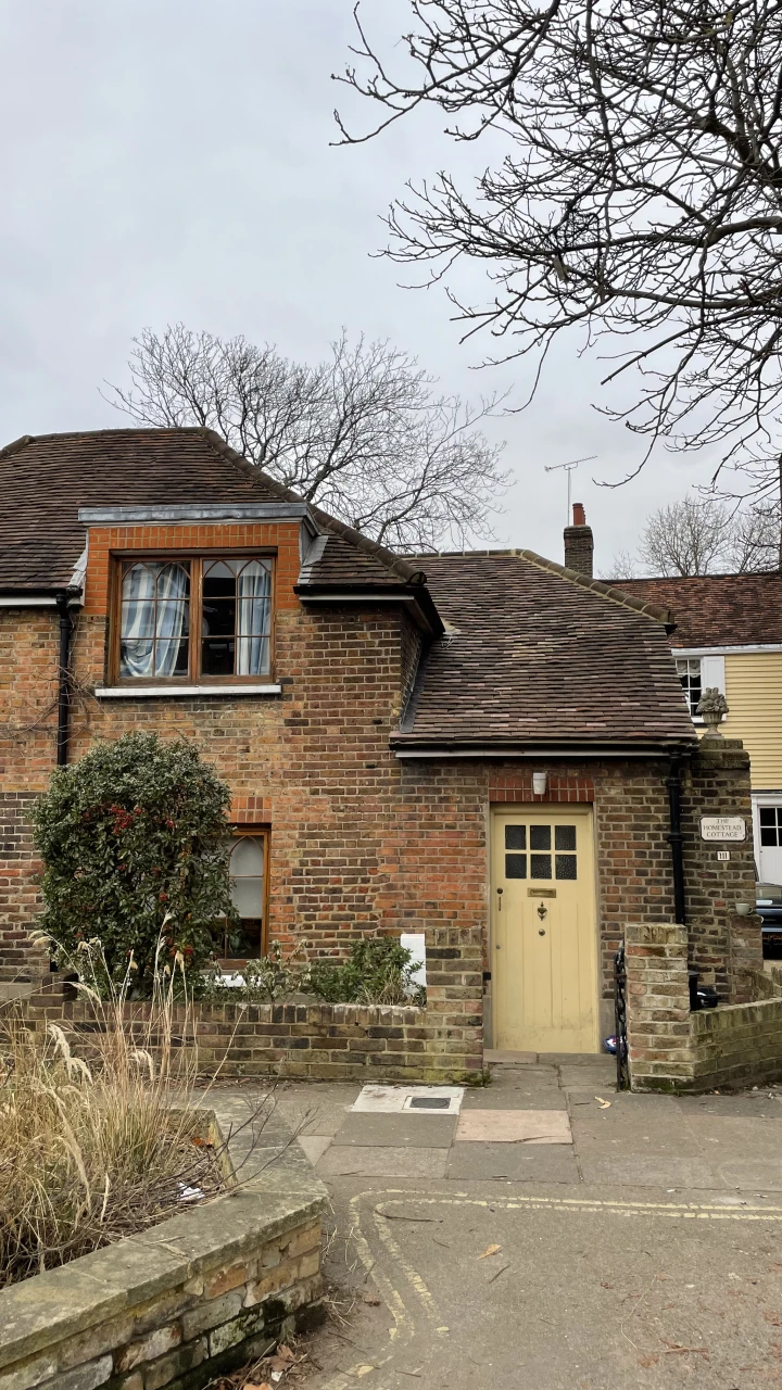 Lovely cottages Barnes